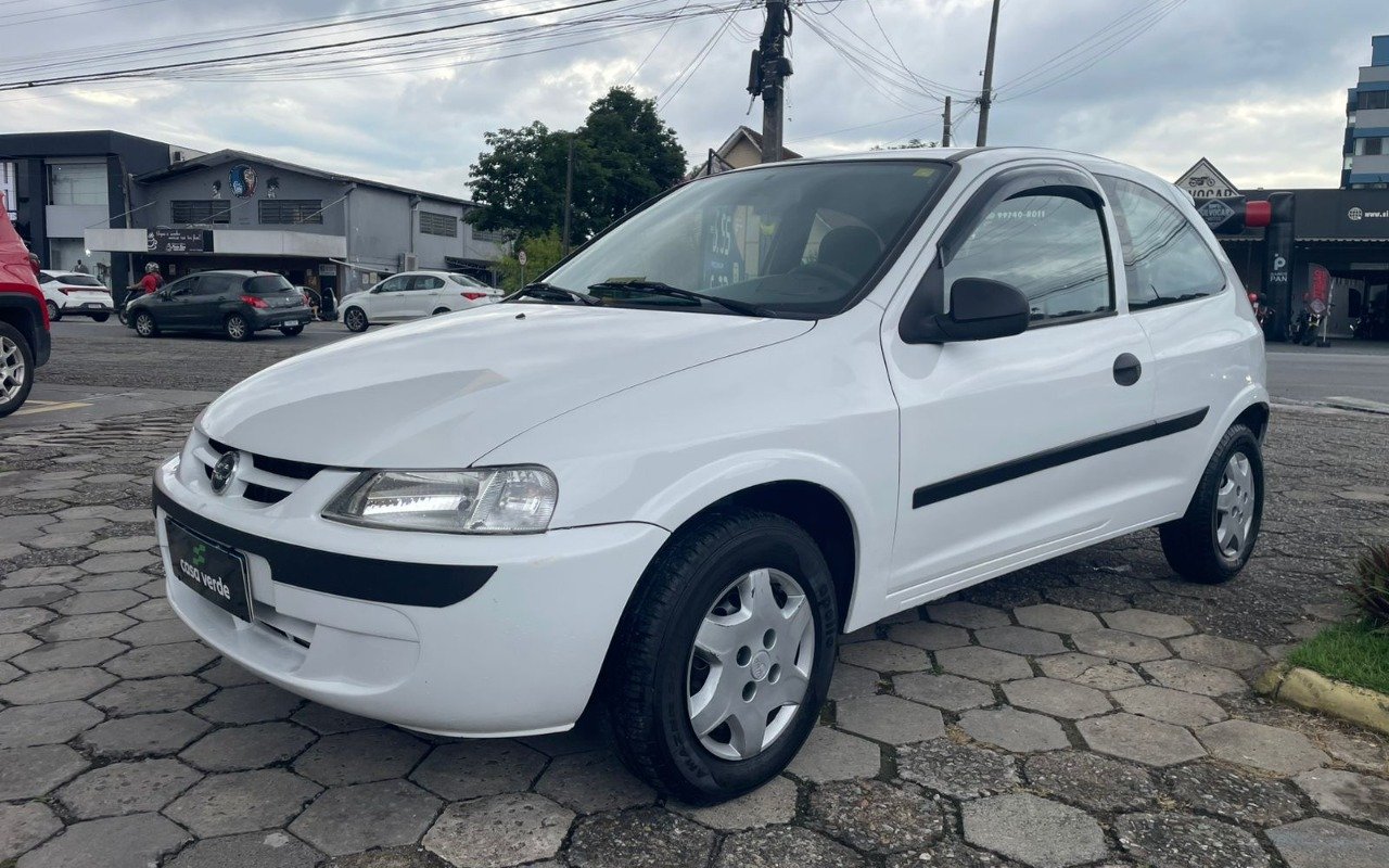 Chevrolet Celta 1.0/Super/N.Piq.1.0 MPFi VHC 8V 3p na cor Branco em Joinville / SC - 780061